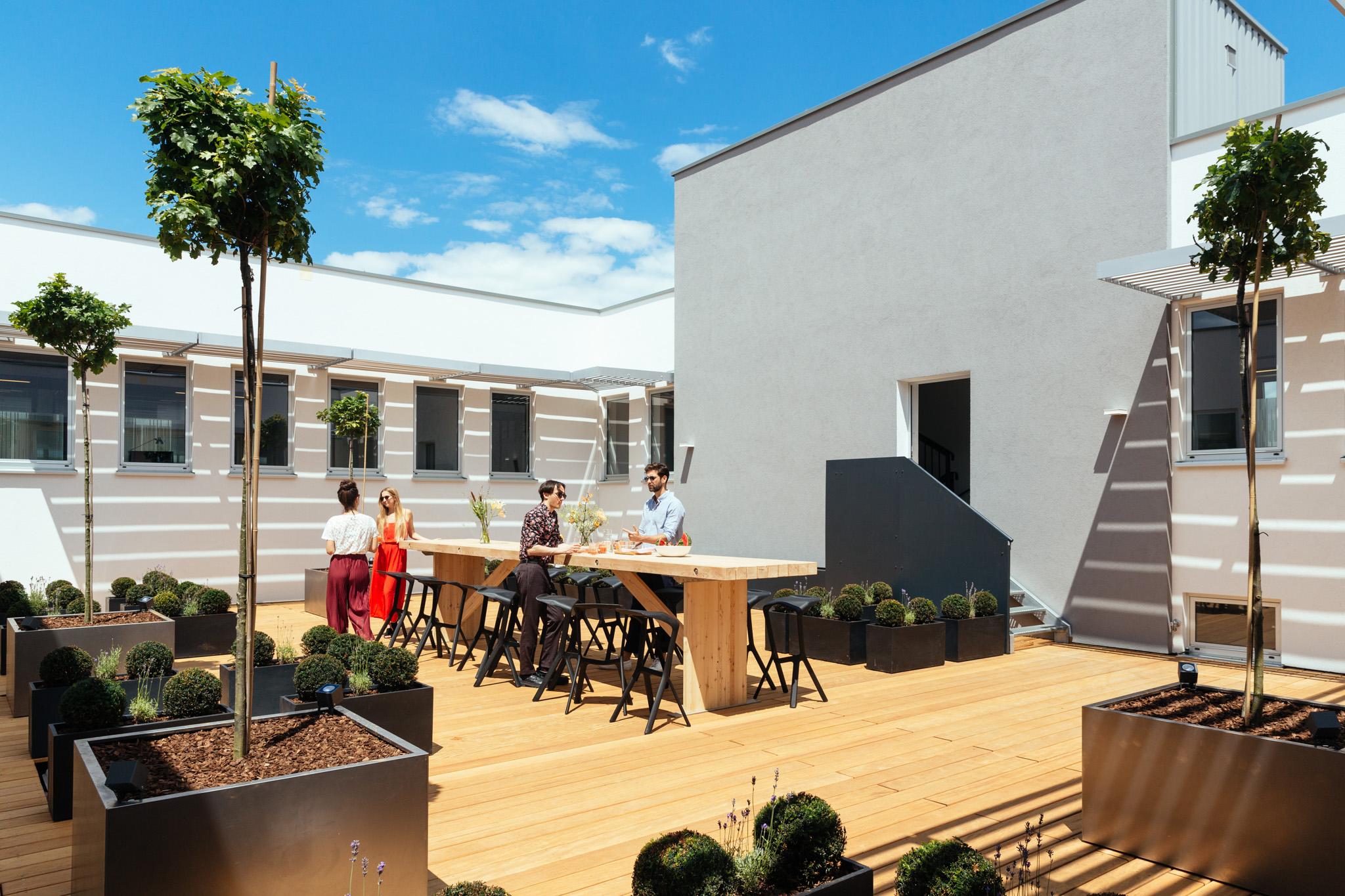 Am-Office_Terrace